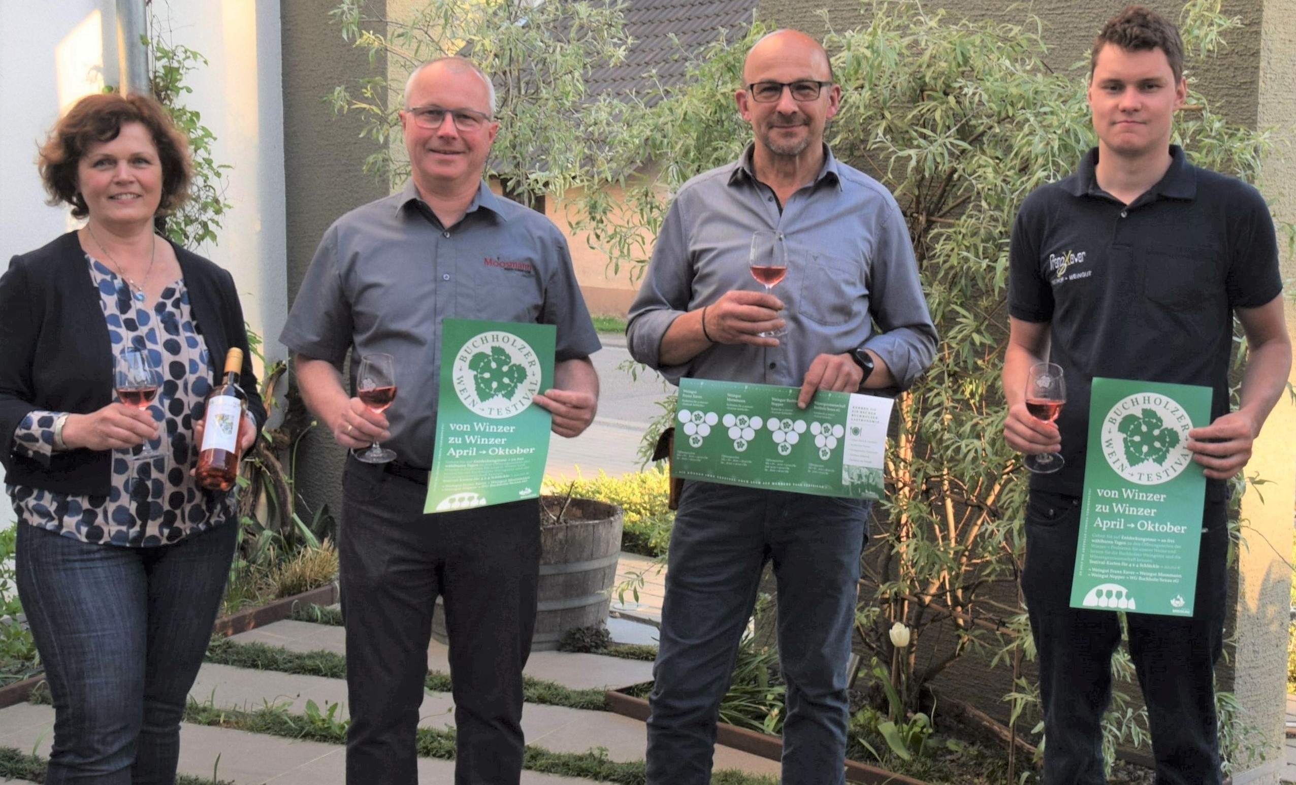 In Buchholz von Winzer zu Winzer wandern und 4x4 Schlückle Wein verkosten.